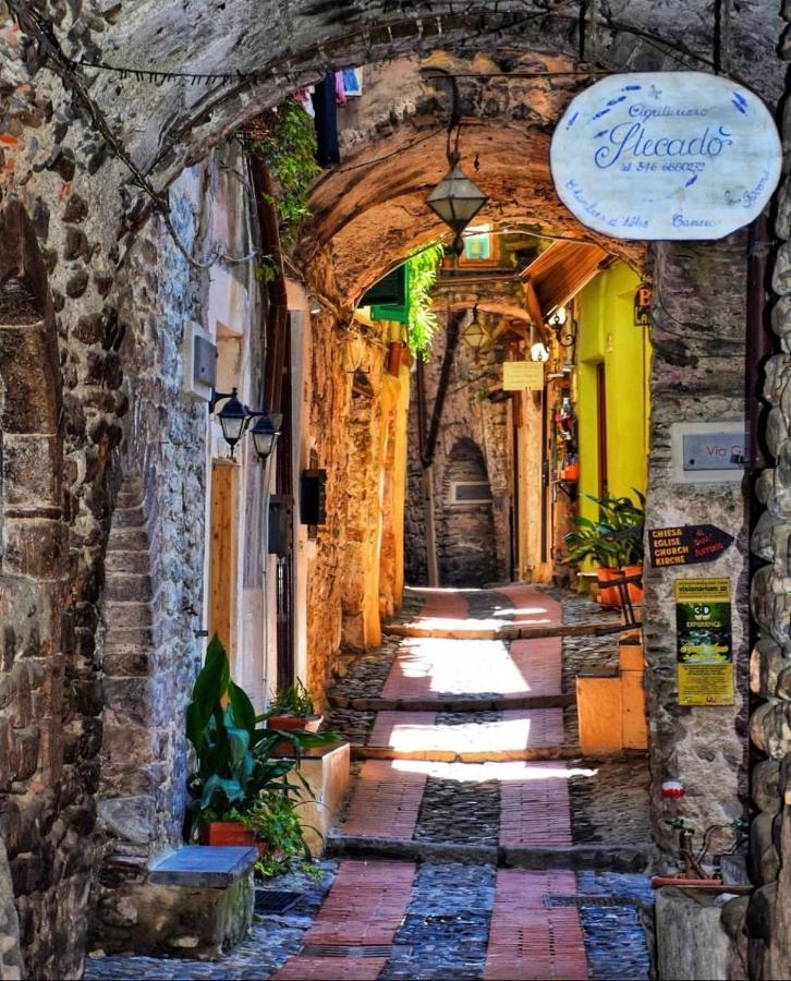 Stecado Caste - Dimora Storica Nel Cuore Del Paese Dolceacqua Exteriör bild